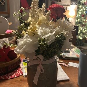 Elegant Floral Arrangement in Mason Jar